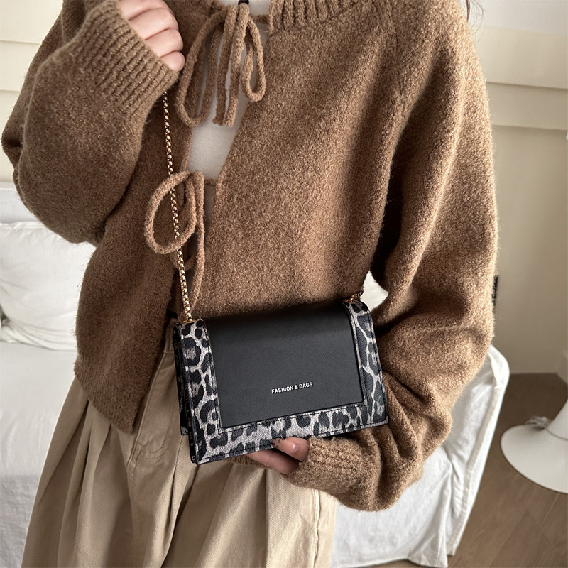 Fashionable small square bag 2024 Autumn New Korean-style simple and fashionable handbag crossbody bag casual retro single-shoulder bag Specification drawing
