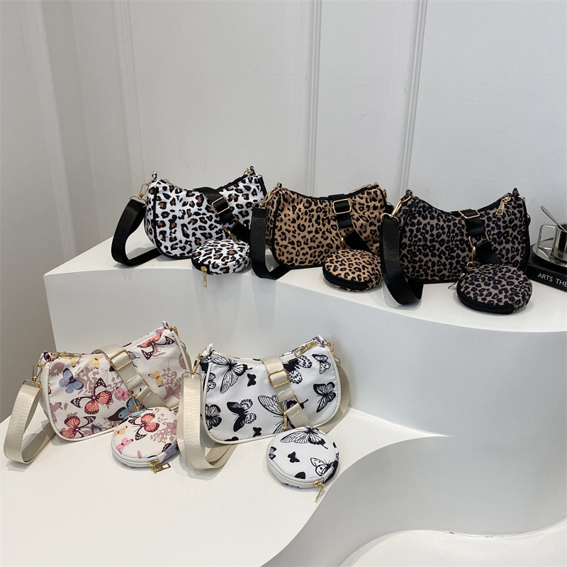Women's leopard print underarm small square bag 2024 Winter new style European and American retro versatile fashion crossbody single-shoulder bag Application Scenario