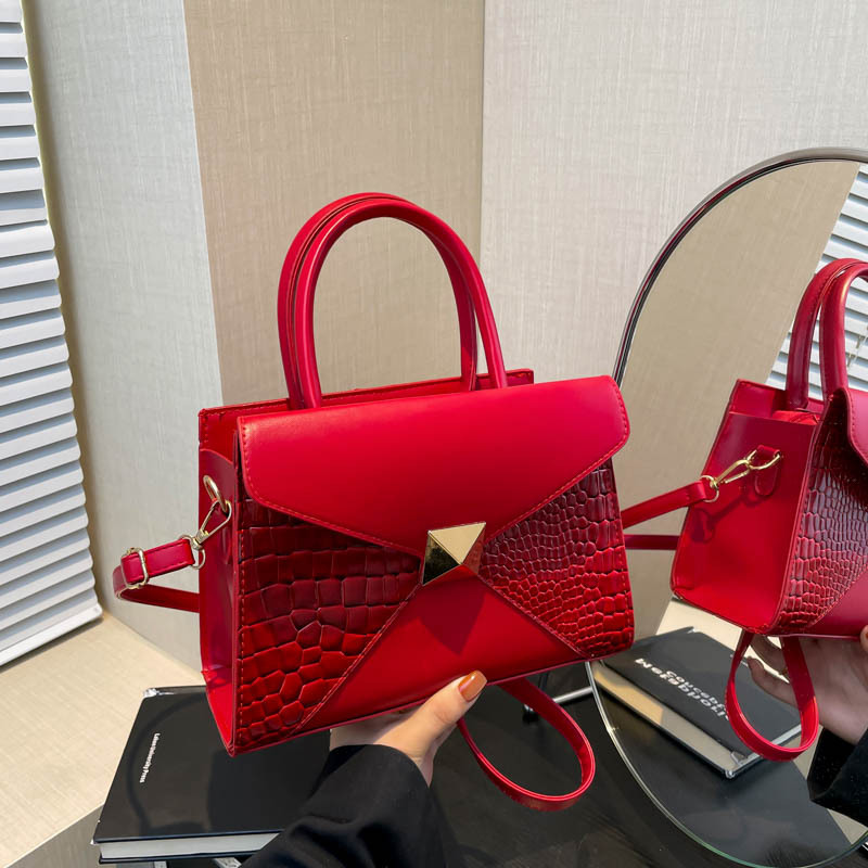 Korean-style large-capacity fashionable crocodile pattern commuter handbag, 2024 new autumn artistic single-shoulder crossbody bag full figure