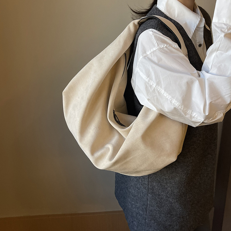 Cross-border pleated women's bag, fashionable and casual single-shoulder armpit bag, large-capacity European and American trendy tote bag, commuting bag details Picture