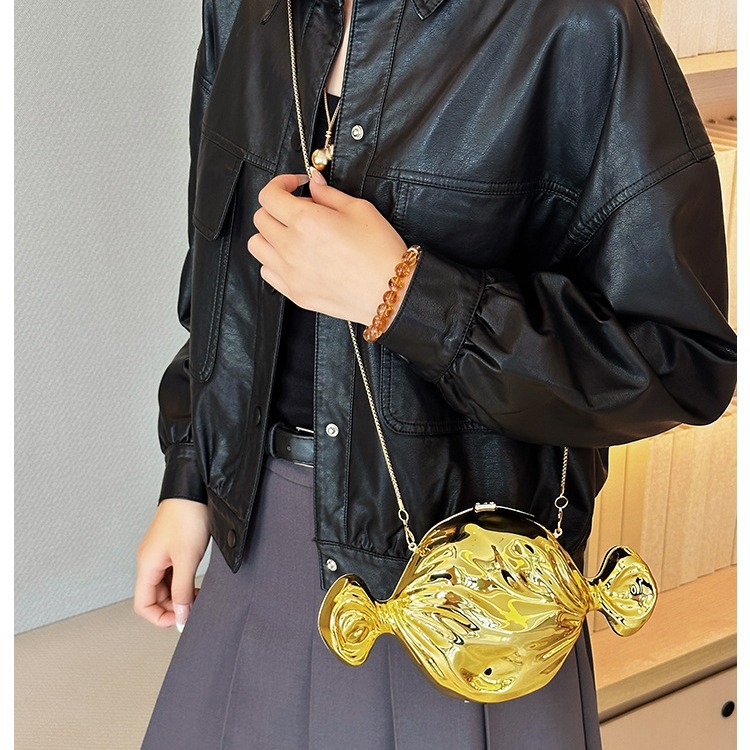 Shiny, personalized candy-shaped crossbody bag for women, 2025 new cross-border fashion acrylic bag, chain single-shoulder bag Application Scenario