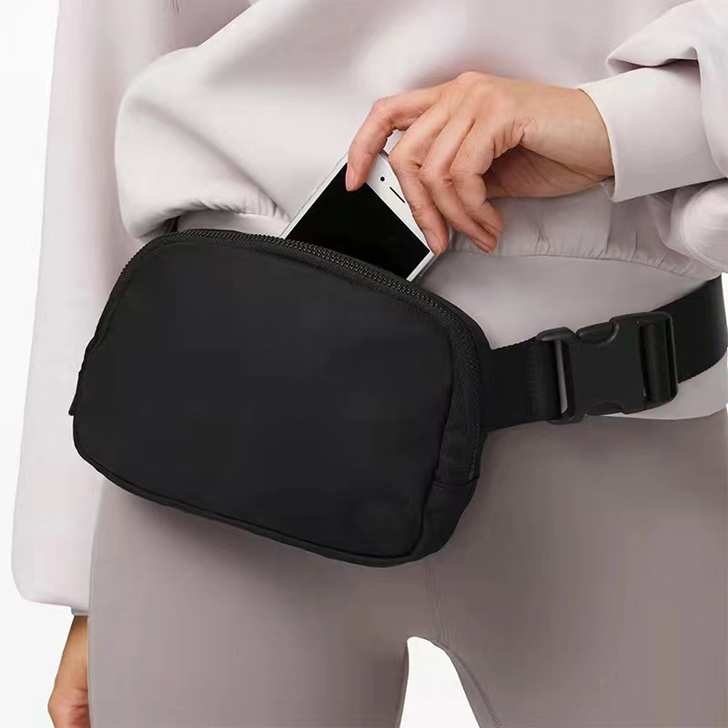Cross-border lulu's same style waist bag, nylon waterproof chest bag, crossbody bag, outdoor sports, running, crossbody waist bag for men and women Application Scenario