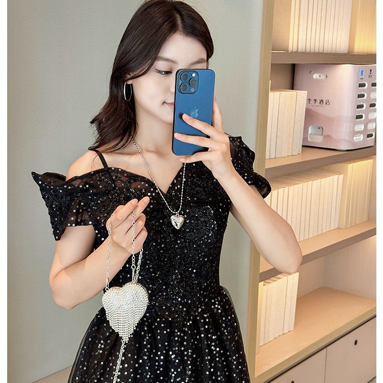 New European and American cross-border socialite Mini heart-shaped fashion diamond pearl mini coin purse dinner bag chain bag details Picture