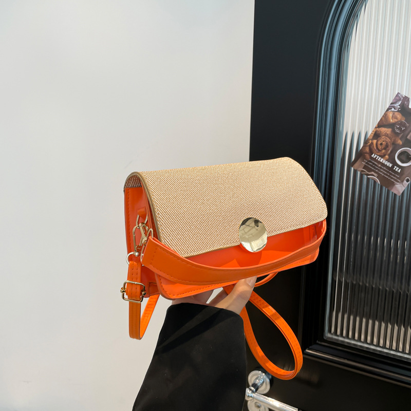 In the spring of 2025, new stylish women's bags will be launched. These are simple and versatile, urban commuting single-shoulder crossbody bags and small square women's bags full figure