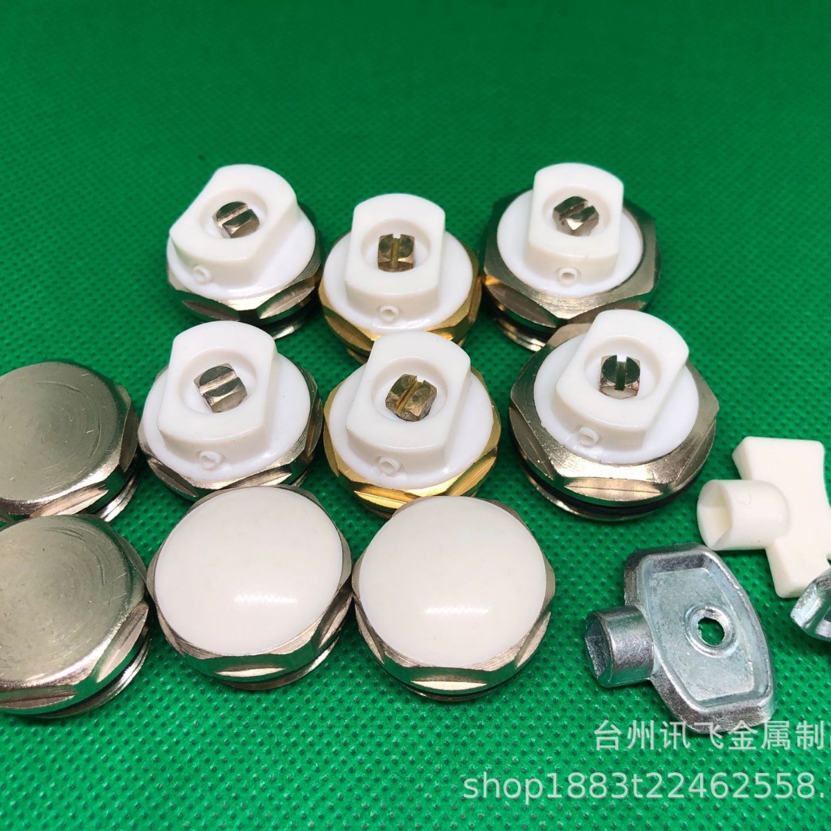 The copper air release valve, air vent valve and water drain valve of the radiator are 3-inch, 4-inch, 6-inch and 1-inch brass air leakage blocks full figure