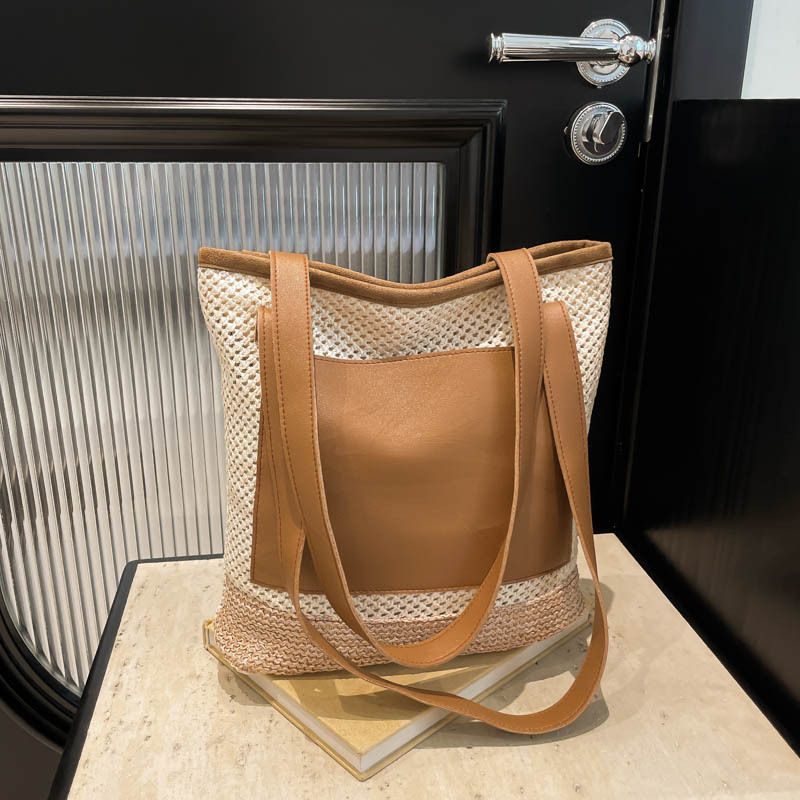 Beach vacation bag for women, 2025 new style, trendy and fashionable woven single-shoulder bag, large capacity tote bag, straw woven bag full figure