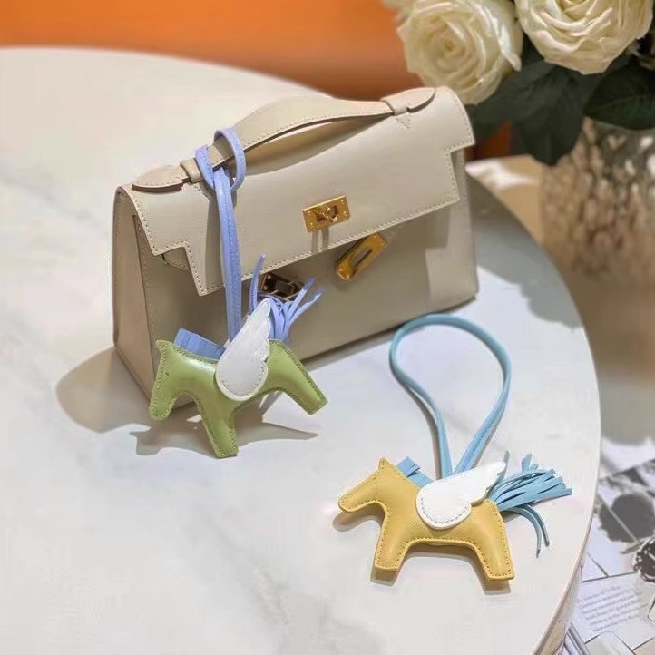 H family hand-sews high-end genuine leather angel Pegasus bag pendants, cute women's handbag pendants, car keychains Specification drawing