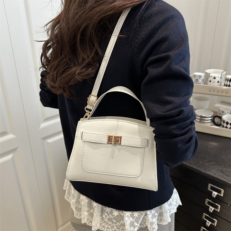 High-quality single-shoulder crossbody bag for women, new spring 2025 fashion handbag, cross-border trendy bag for women details Picture