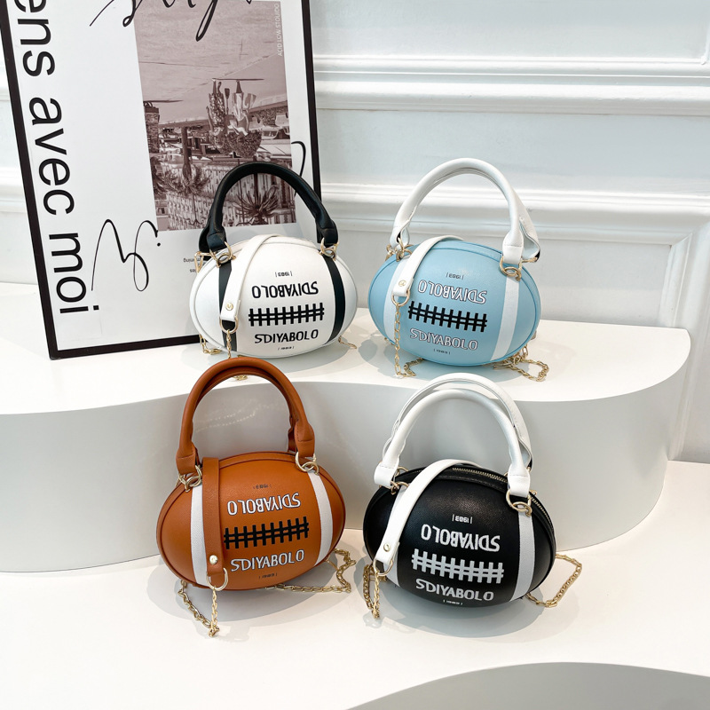 The popular and individualized rugby chain single-shoulder fashion bag for the spring of 2025, the new crossbody bag, is a cross-border trend Application Scenario