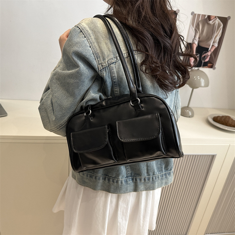 Commuting design, large capacity, new Spring 2025 style, stylish double pockets, stylish shiny single-shoulder hand-carry underarm bag Specification drawing