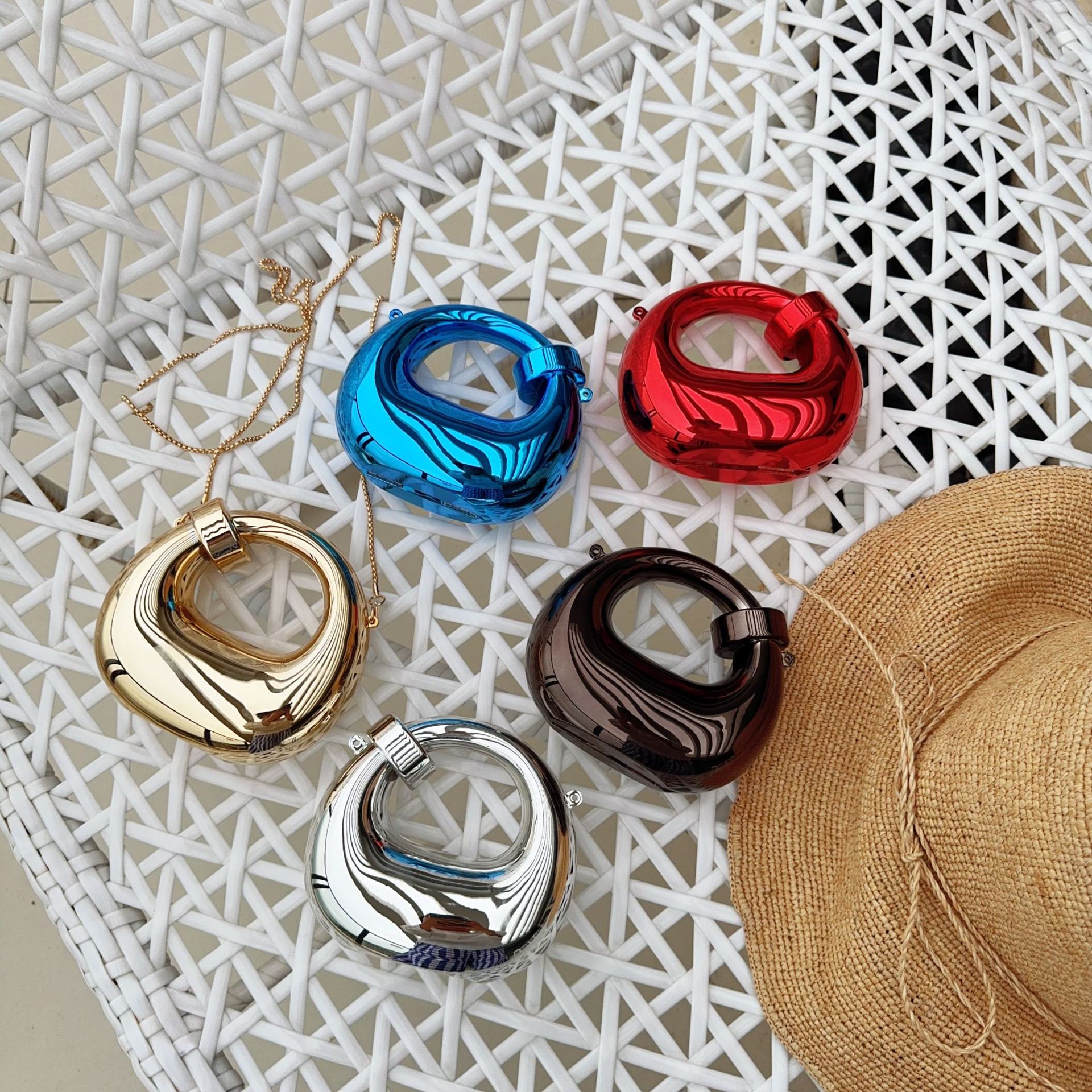 2025 New cross-border products from Europe and America: Crescent moon bag, mini bag, fashionable and elegant acrylic bag, children's bag, candy handbag details Picture