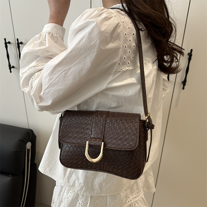 High-end quality women's bag, baguette underarm bag, new fashion 2025, single-shoulder versatile, retro crossbody bag, small square bag Specification drawing