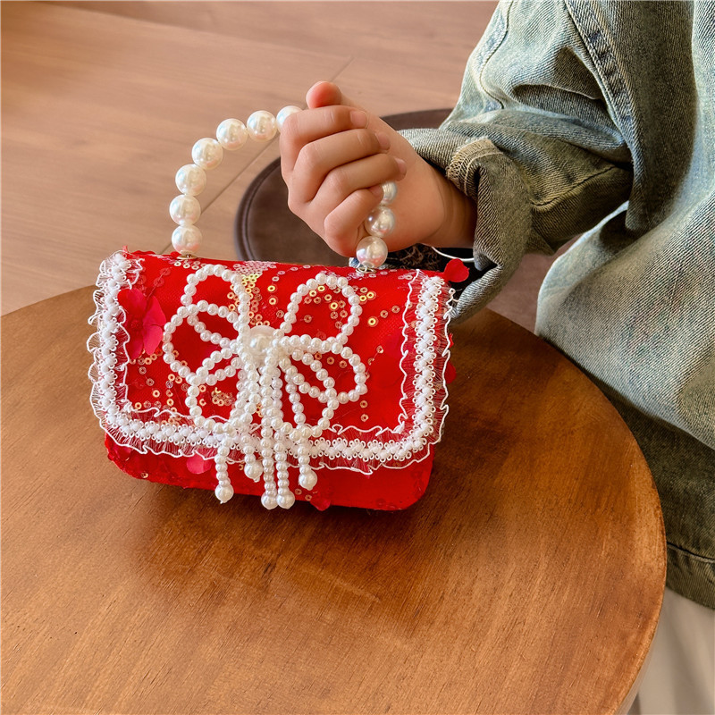 2024 red bag, fashionable princess accessory bag, bow pearl handbag, stylish children's crossbody bag details Picture