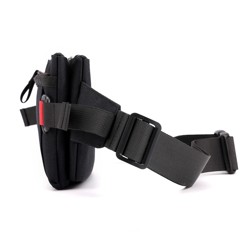 The new men's outdoor waist bag is versatile. It features an Oxford fabric chest bag, a crossbody bag, an ultra-thin, close-fitting running waist bag and a coin purse Application Scenario
