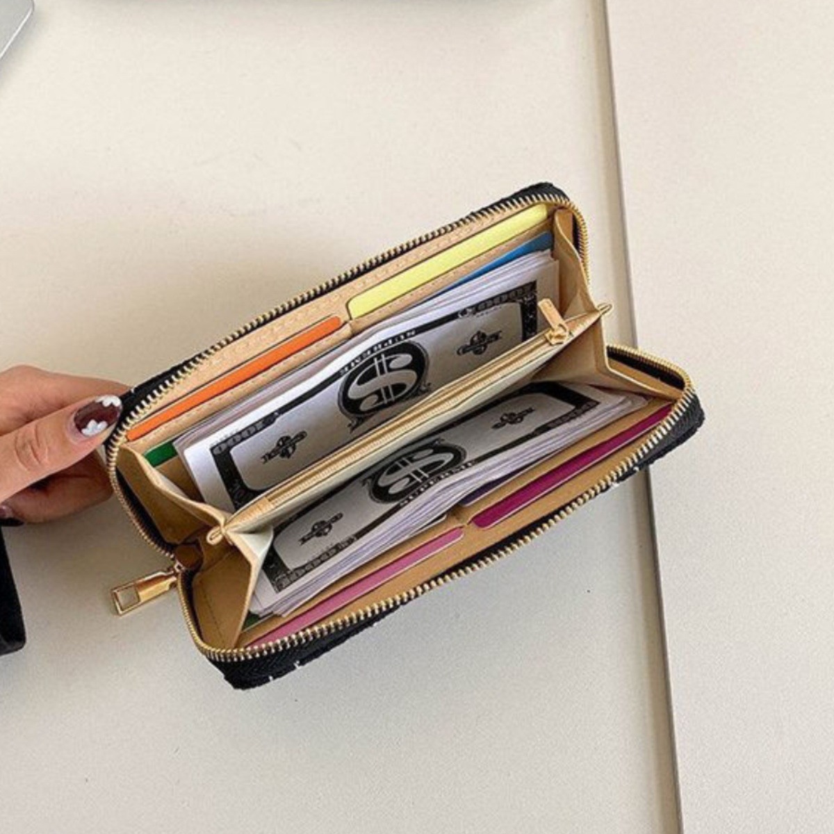 Xiaoxiangfeng Long Wallet for Women, 2024 New woven checkered mobile phone case, large capacity hand-held coin purse for women Specification drawing