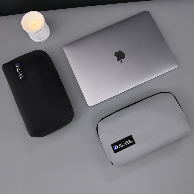 Cross-border Elite Series Leather film digital storage bag, data cable, headphones, USB flash drive, portable hard drive, power bank storage bag Application Scenario