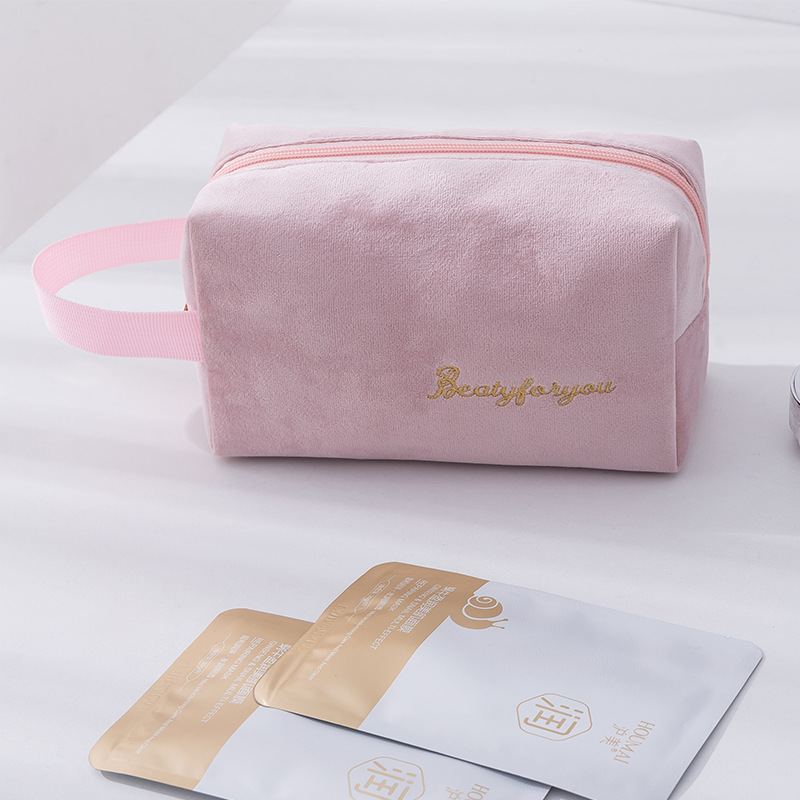 The InS-style waterproof makeup bag can be carried by hand. The flannel large-capacity simple toiletries bag is portable and easy to store details Picture