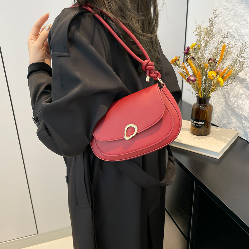 Cross-border retro fashion underarm bag for women 2024 winter new style, high-end saddle bag, large capacity single-shoulder bag Specification drawing