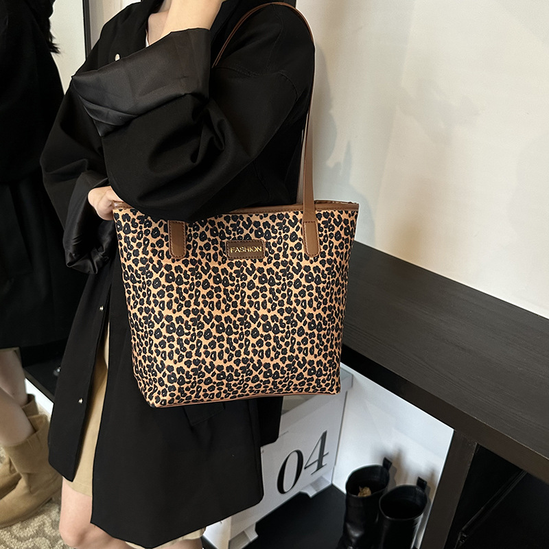 High-end leopard print large bag with large capacity, women's 2024 new style trendy and stylish single-shoulder bag, autumn texture tote bag Specification drawing