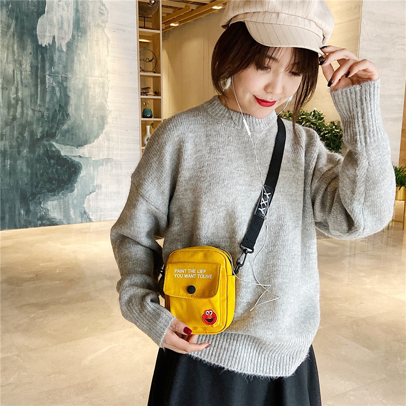 Fashion 2020 Summer New Fashion crossbody bag, trendy small bag, trendy single-shoulder bag, Korean personality and cool canvas bag Application Scenario