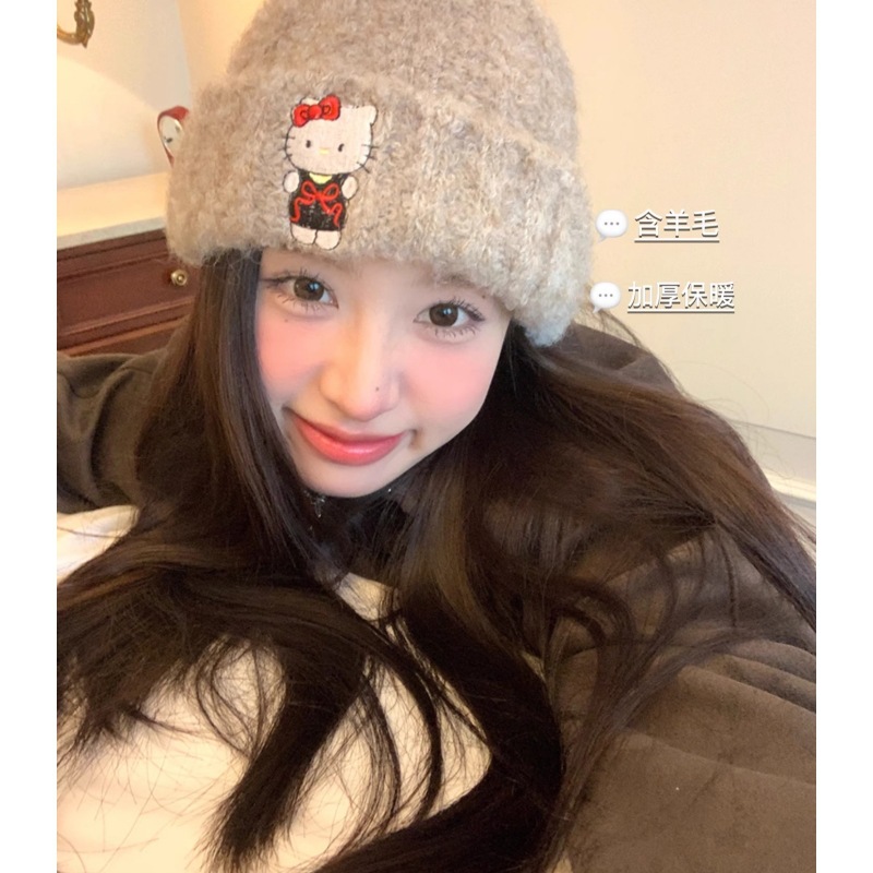 Embroidered bow cat knitted woolen hat, Korean version autumn and winter new style face-showing small headscarf hat, anti-freezing and cold-proof hat details Picture