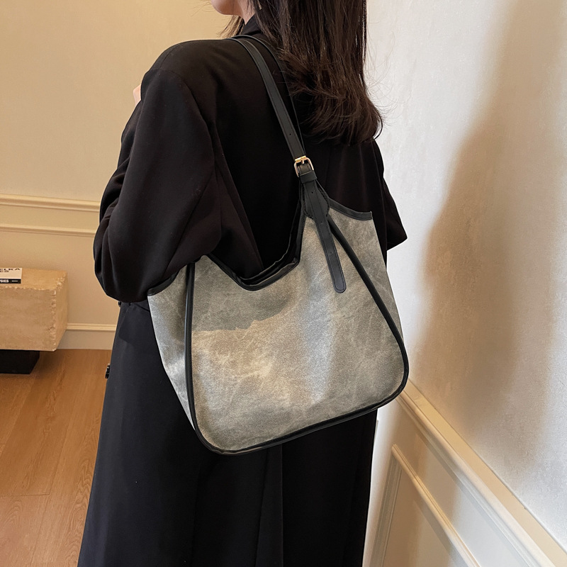 Casual retro bucket bag for women, a new winter 2024 trend single-shoulder underarm bag, a niche large-capacity commuter bag Specification drawing