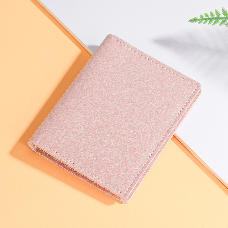 This card case features multiple slots, a high level of appearance, a small female card, an ID card holder, a small wallet, a light and simple design, and an anti-slip clip Application Scenario
