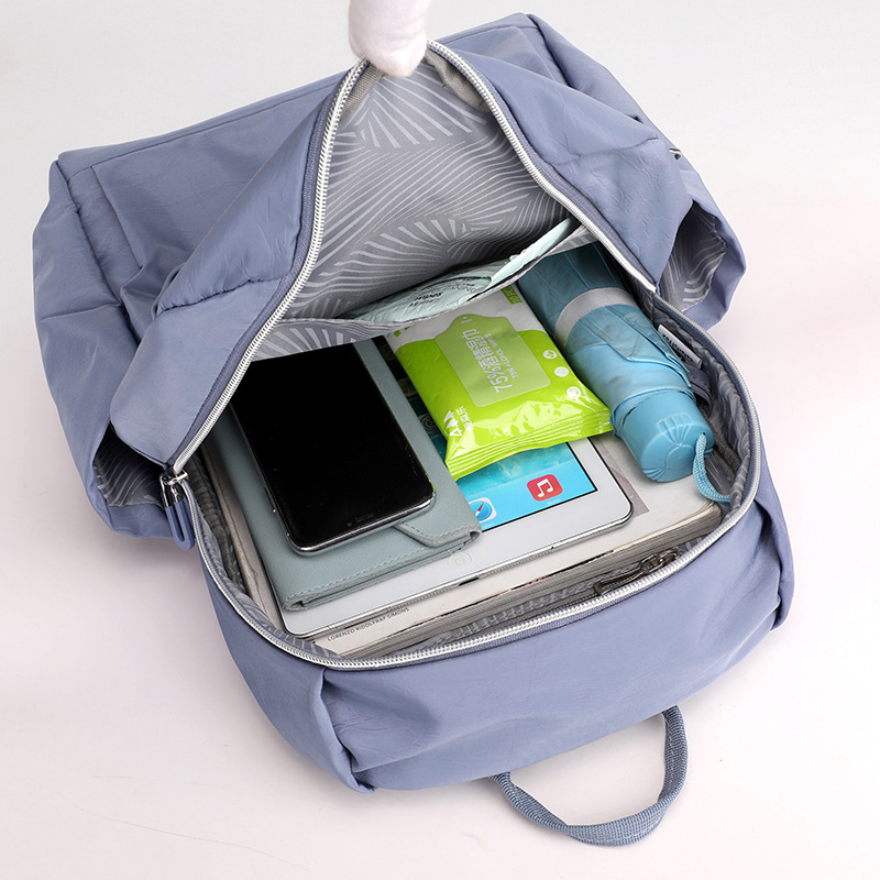 One-piece consignment 2025 new style women's fashion trend backpack, large capacity water-resistant computer bag, lightweight schoolbag Application Scenario