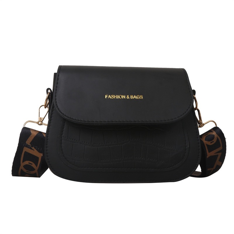 A stylish winter casual 2023 new stone-patterned solid color urban simple and trendy single-shoulder bag, a trendy crossbody small square bag Item Picture