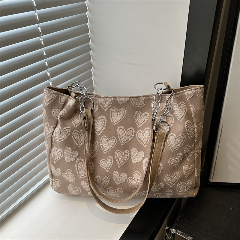 Gentle and fashionable heart tote bag 2025 New style, trendy and high-end, casual and versatile, wide shoulder crossbody bag full figure