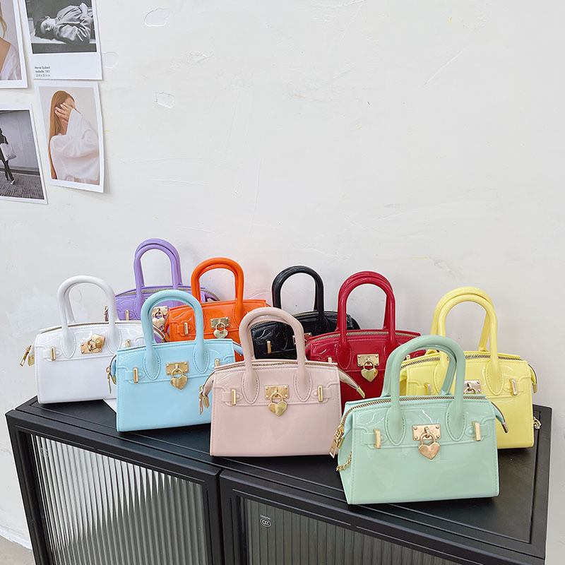 2025 Summer New platinum bag, fashionable heart-shaped lock jelly bag, handbag, single-shoulder crossbody bag, trendy women's bag full figure