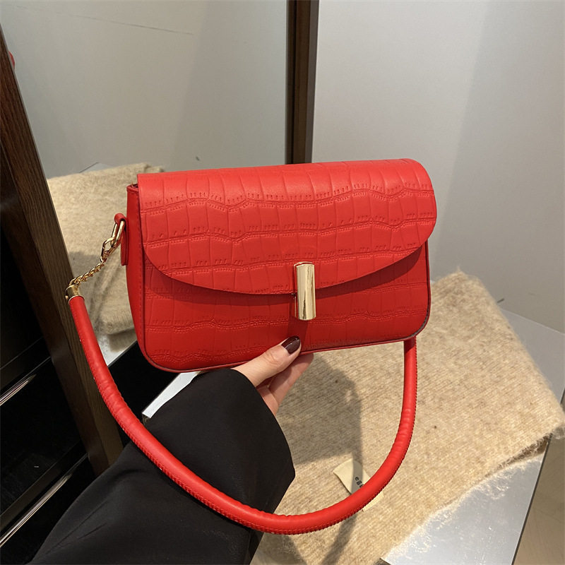 Mini mini bag, stylish women's bag 2025, trendy new crossbody bag, single-shoulder crossbody chain bag full figure