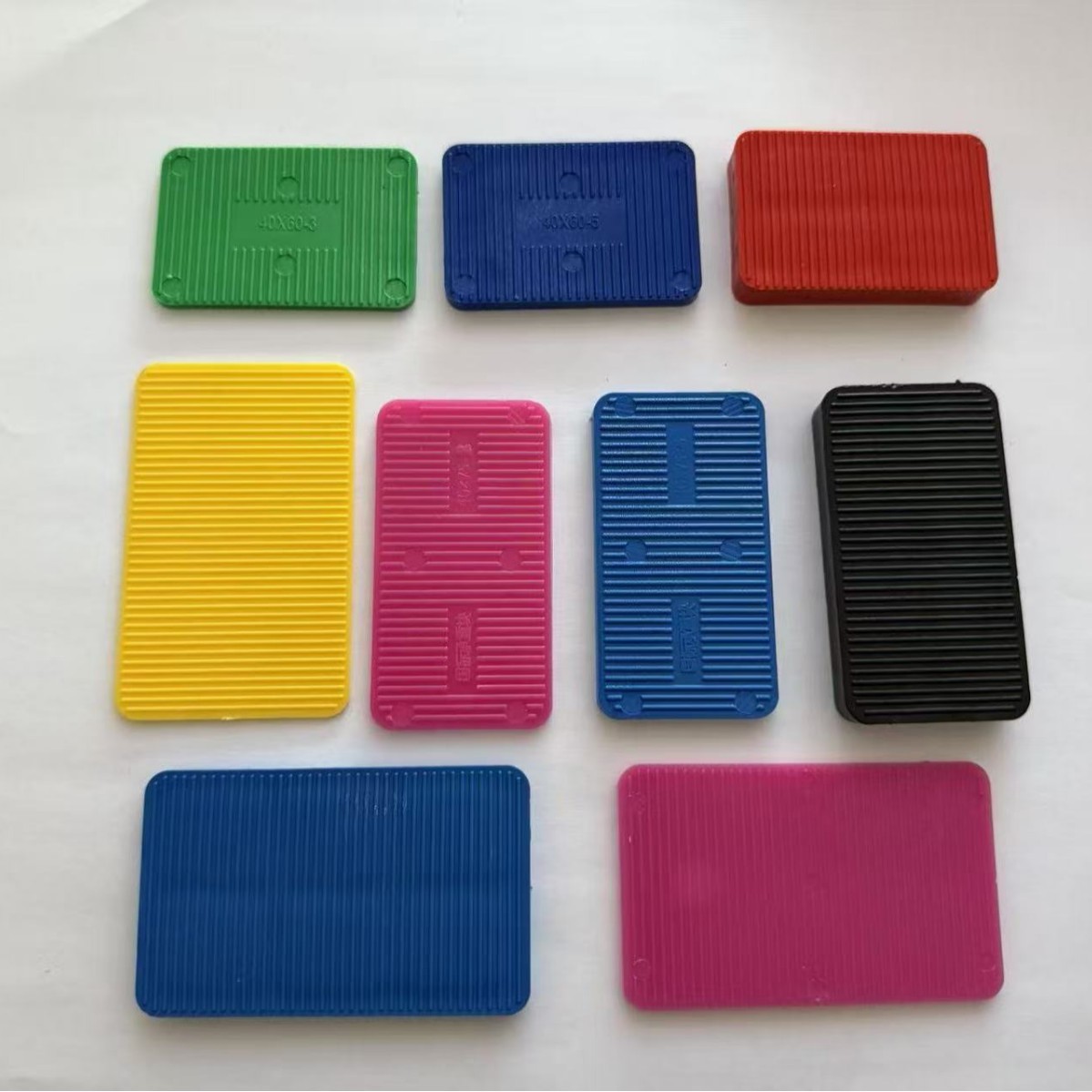 Plastic load-bearing blocks, glass spacers, European standard colored load-bearing spacers, door and window airbags, solid spacers, installation outer frames details Picture