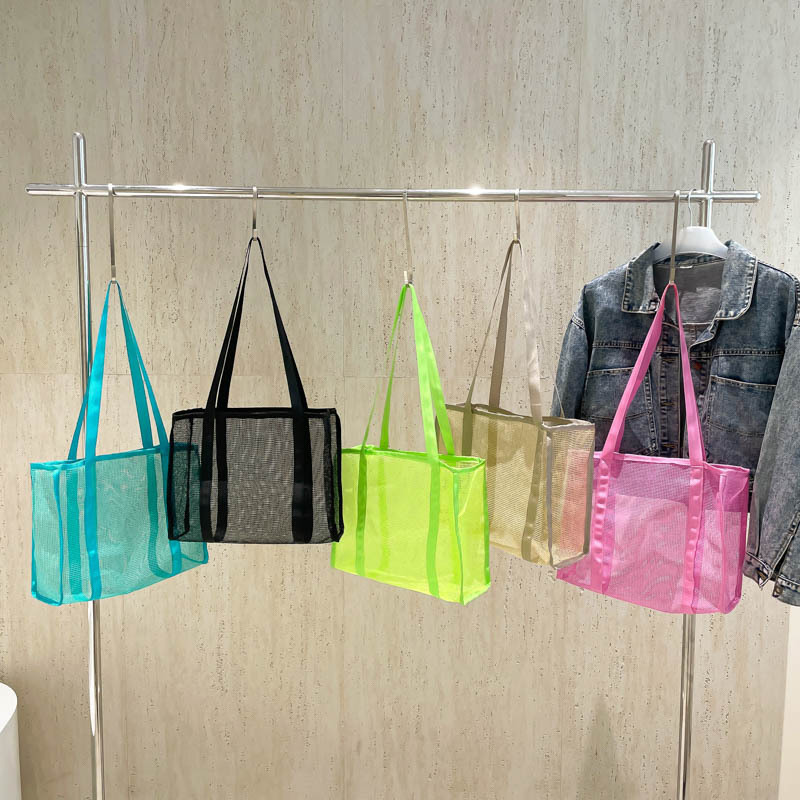 2024 New style mesh large-capacity tote bag, transparent candy-colored single-shoulder tote bag Application Scenario