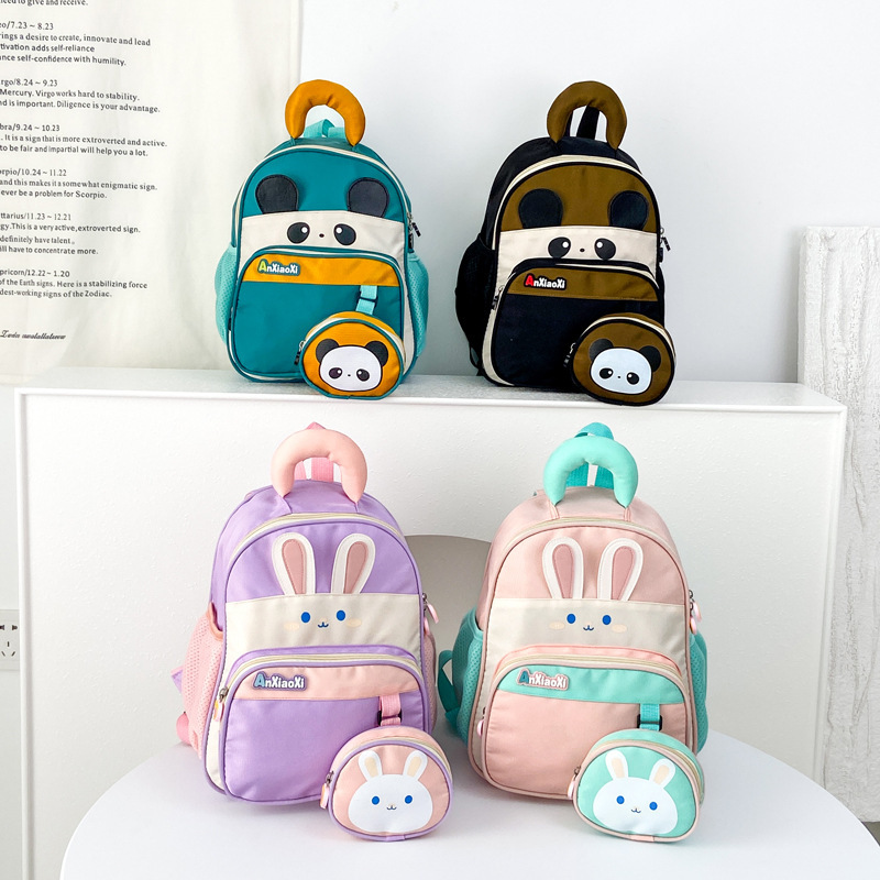 Kindergarten schoolbags for boys and girls in the senior class cartoon children's backpacks, 3-5 years old children's travel light backpacks 4 full figure