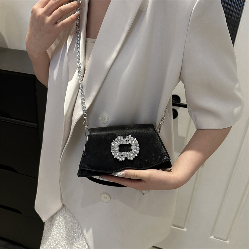 Stylish retro diamond-encrusted small square handbag, 2025 new style, women's bag, commuting quality, single-shoulder crossbody bag details Picture