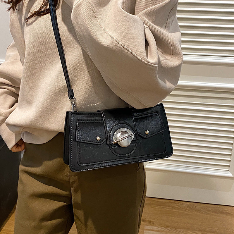 The new 2024 autumn collection of stylish and chic ladies' single-shoulder bag, a simple, trendy and individualistic small square crossbody bag Specification drawing