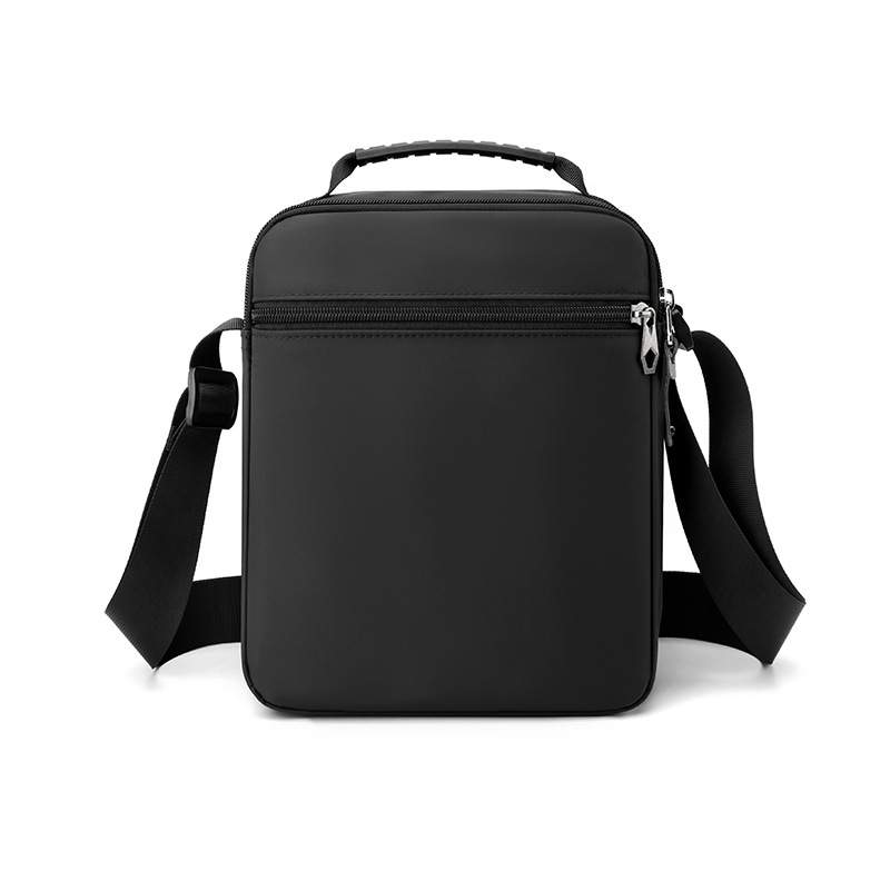 wepower's new men's sports crossbody bag, outdoor street men's bag, casual messenger bag, and trendy men's single-shoulder bag Application Scenario