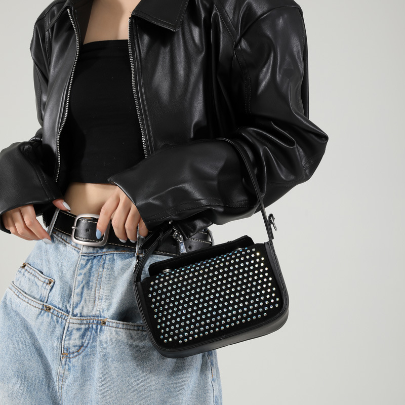 A niche design with a high-quality chain underarm bag for women, a new autumn 2024 fashion and versatile small square bag with a diamond-encrusted texture details Picture