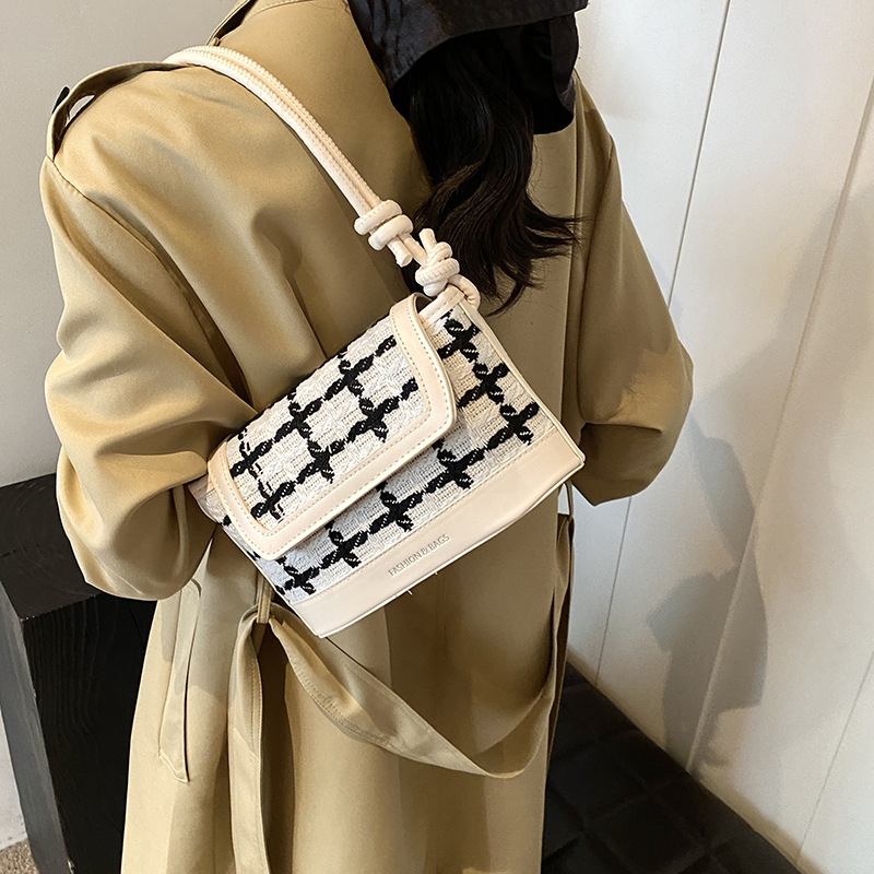 Spring stylish and fashionable children's bag 2025 New style simple and elegant single-shoulder small square bag trendy underarm women's bag Specification drawing