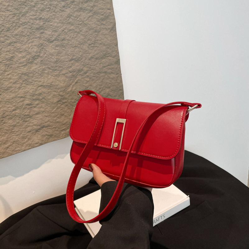 This year, the "Commuting 2025" new style of casual, large-capacity, high-quality French design crossbody single-shoulder bag is in vogue for women full figure