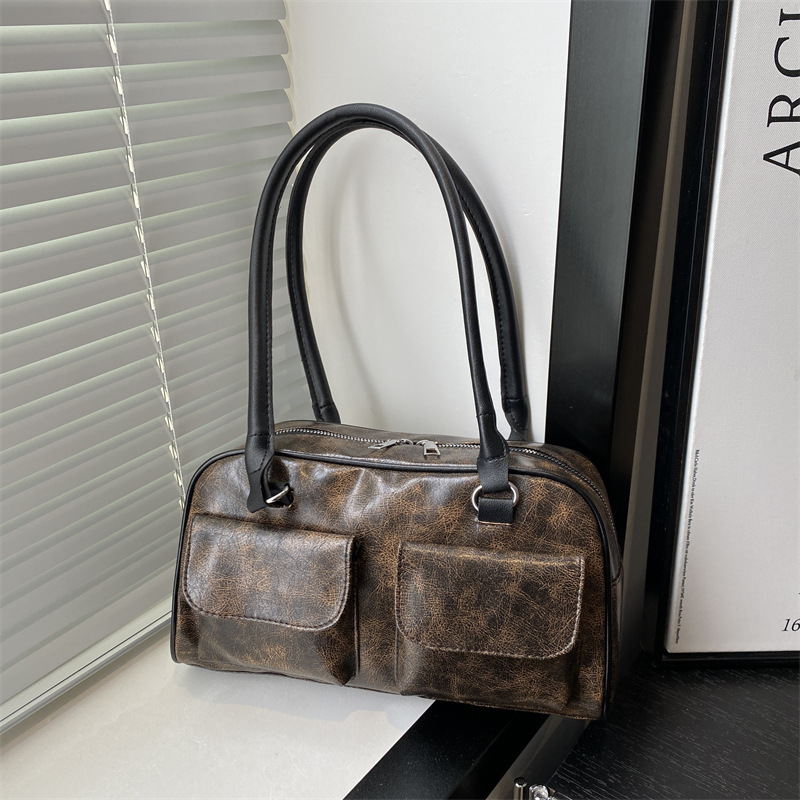 Retro underarm bag for women, new winter 2024, simple and fashionable single-shoulder bag, large-capacity hand-held commuter bag full figure