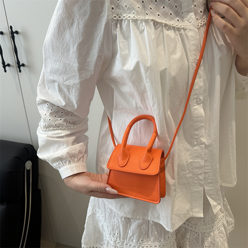 High-end texture solid color simple mini bag, versatile handbag, niche retro single-shoulder crossbody bag, women's bag Specification drawing