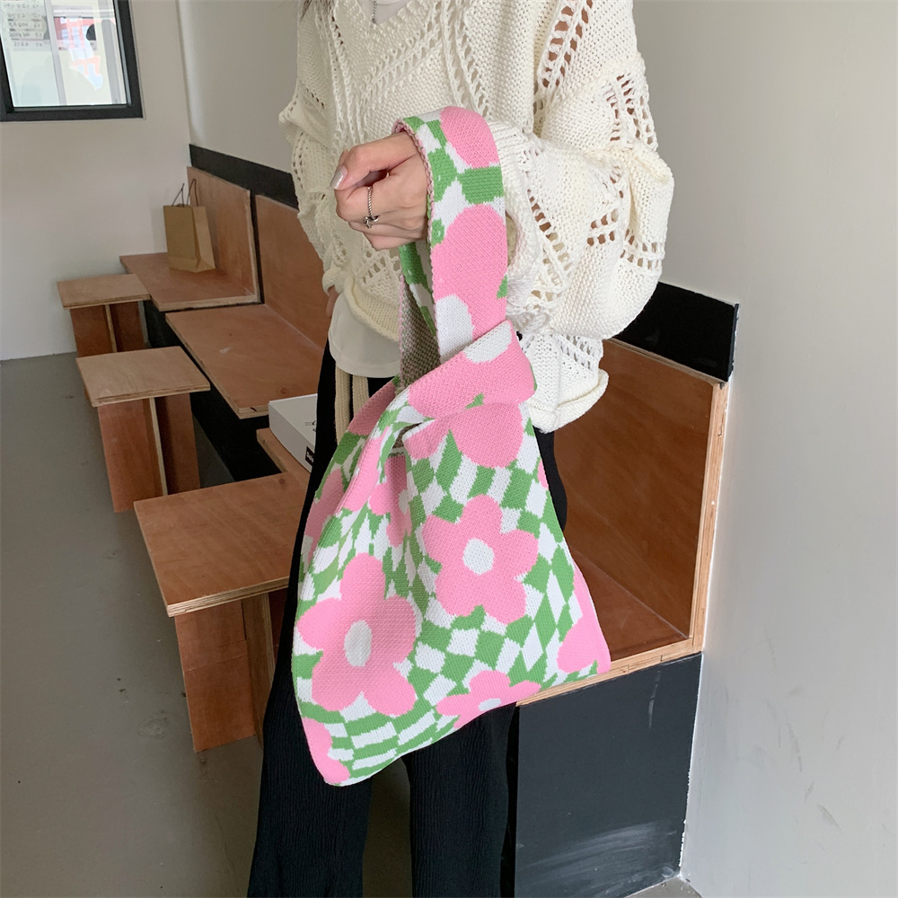 28221 knitted single-shoulder bag, woven flower clutch bag, color-blocking small clutch bag, portable bag for shopping and strolling details Picture