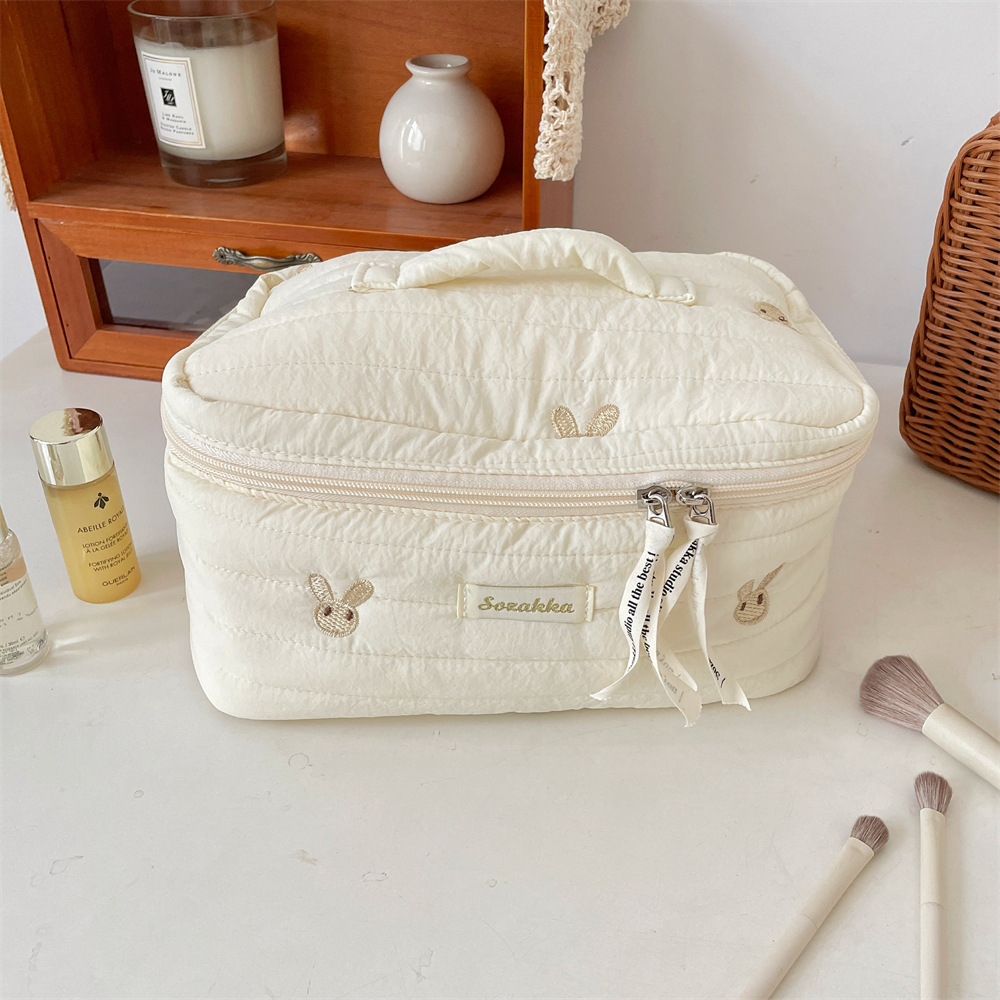 412222 Embroidered Little Rabbit Storage and Makeup Bag: Soft, large-capacity, portable travel miscellaneous storage and makeup bag details Picture
