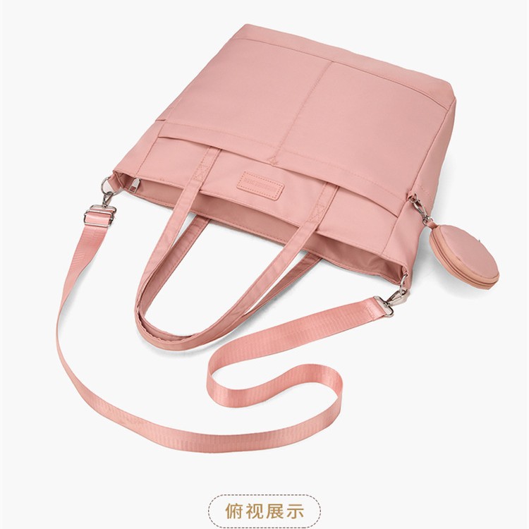 Lightweight and large-capacity maternity bag for going out, high-end mommy bag, baby and mother bag, hand-held shoulder crossbody bag Application Scenario