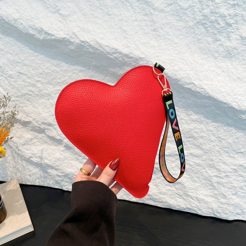Cross-border Women's Bag 2025 Spring New Style European and American fashionable heart-shaped bag, versatile handbag, red envelope for women full figure