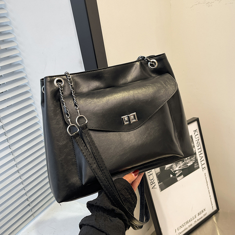 Versatile ins crossbody bag for winter women 2024 new trendy tote bag, large-capacity single-shoulder commuter bag for women full figure