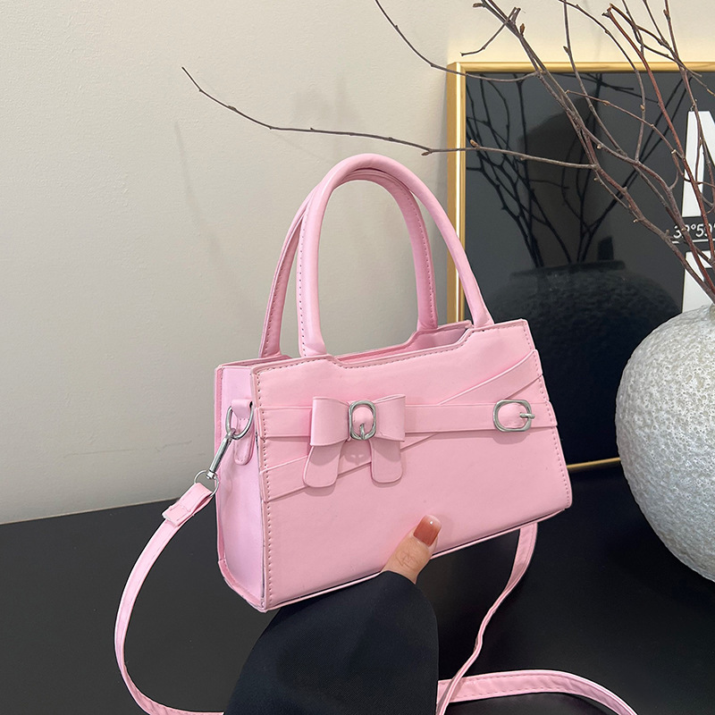 High-end niche bag for women, versatile for spring and summer, 2025 new fashionable crossbody bag for women to carry to work, small square bag full figure