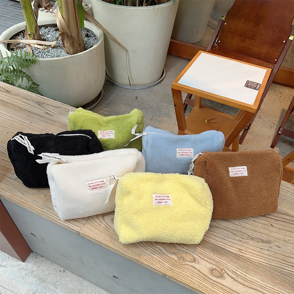 310153 Autumn and Winter large-capacity makeup bag, lamb plush skin care product storage bag, toiletry bag inner liner, travel bag full figure